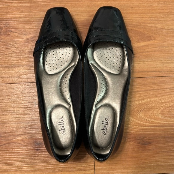 Navy Abella Flats - Picture 1 of 4